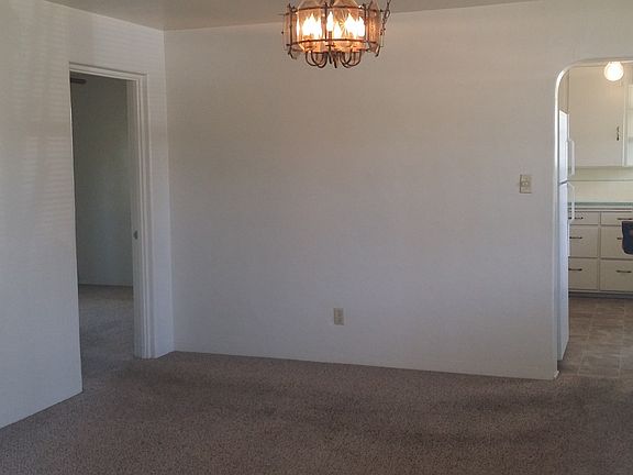 5th image of 526 Poplar St