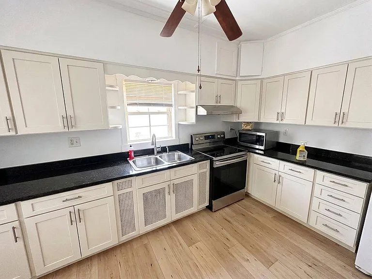 4601 Strauss Ave #1 — Photo 3