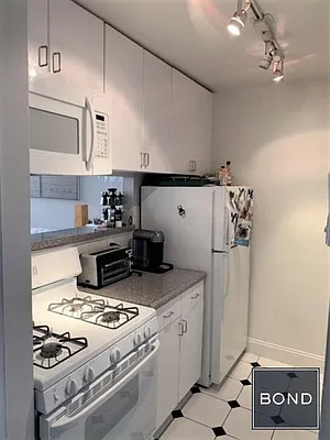 Rented by Bond New York | media 28