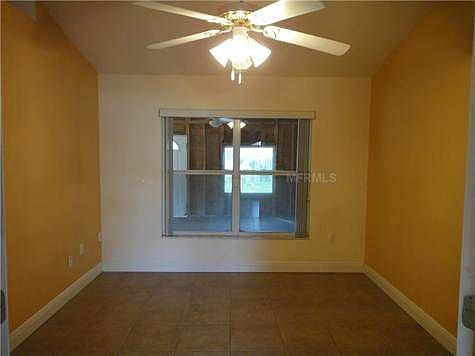 3rd image of 832 Park Valley Cir