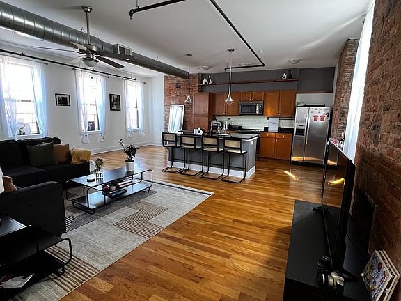 2nd image of 1432 Race St #4