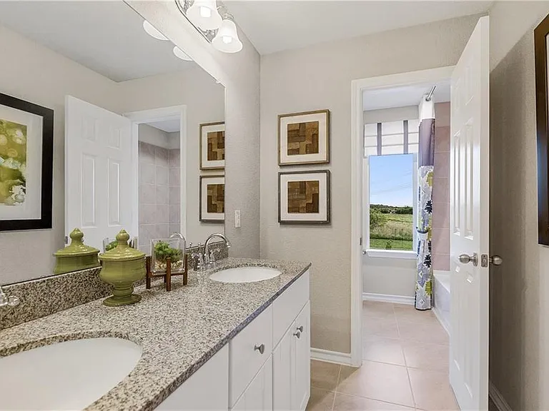 1352 Eagle Ridge Trl — Photo 10