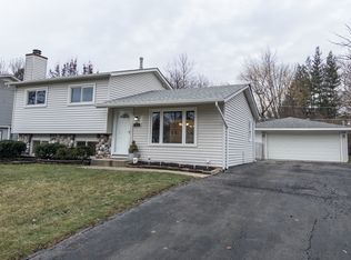 219 Riverside Dr, Bolingbrook, IL 60440