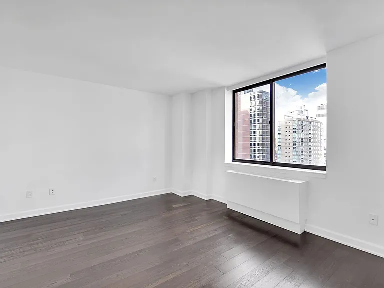 77 W 24th St #24F — Photo 6