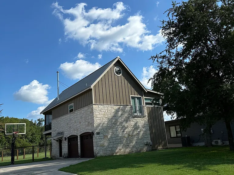 589 Pecan St — Photo 11