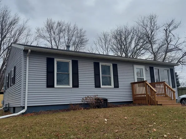 730 Woodlawn Dr, Prophetstown, IL 61277