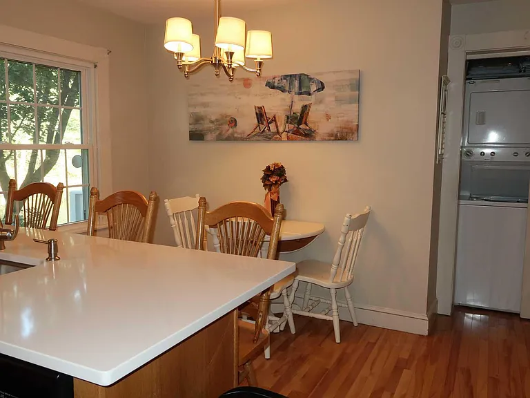589 York St #4 — Photo 9