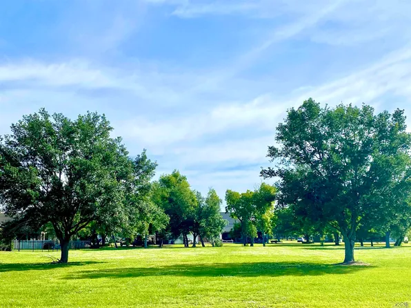 417 Myrtle Grove Dr, Houma, LA 70360