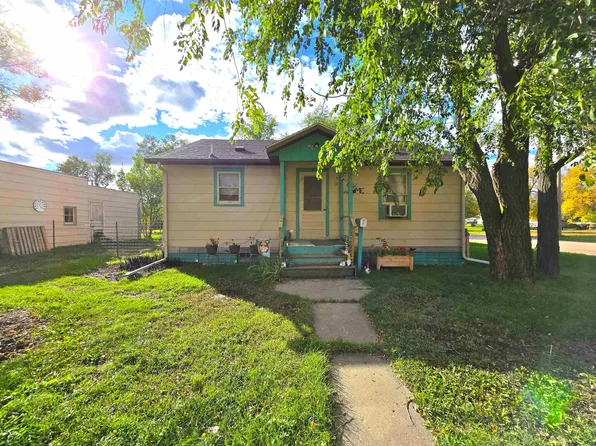 501 2nd Ave E, Lemmon, SD 57638