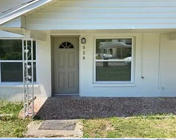 3 bed, 1100 sqft, $1,700 — Photo 1