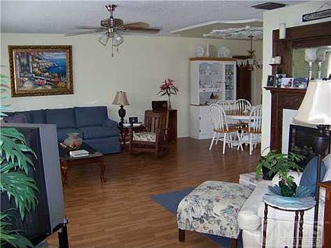 2nd image of 723 SE Floresta Dr