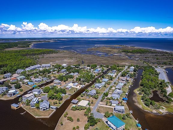 3rd image of 33 Blue Heron Way