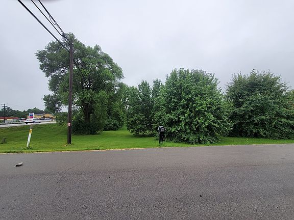 4th image of 642 Beverly Dr