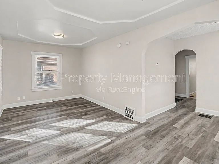5713 Brooklyn Ave — Photo 2