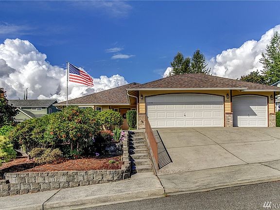 2nd image of 6913 54th Pl NE