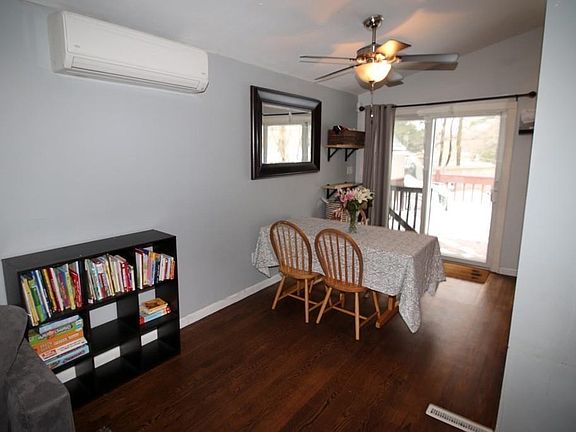 5th image of 6 Carol Ln