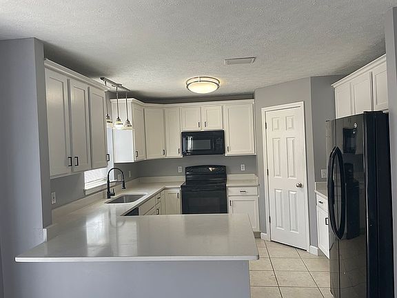 2nd image of 935 Pelican Pl