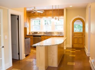 17882 Lake Rd, Lakewood, OH 44107