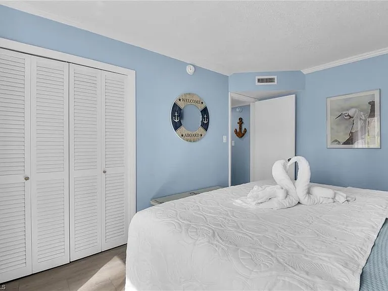 1295 Gulf Shore Blvd S #218 — Photo 7
