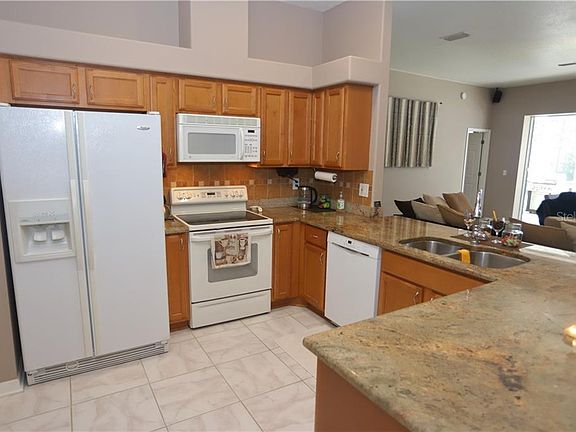 5th image of 4722 Basswood St