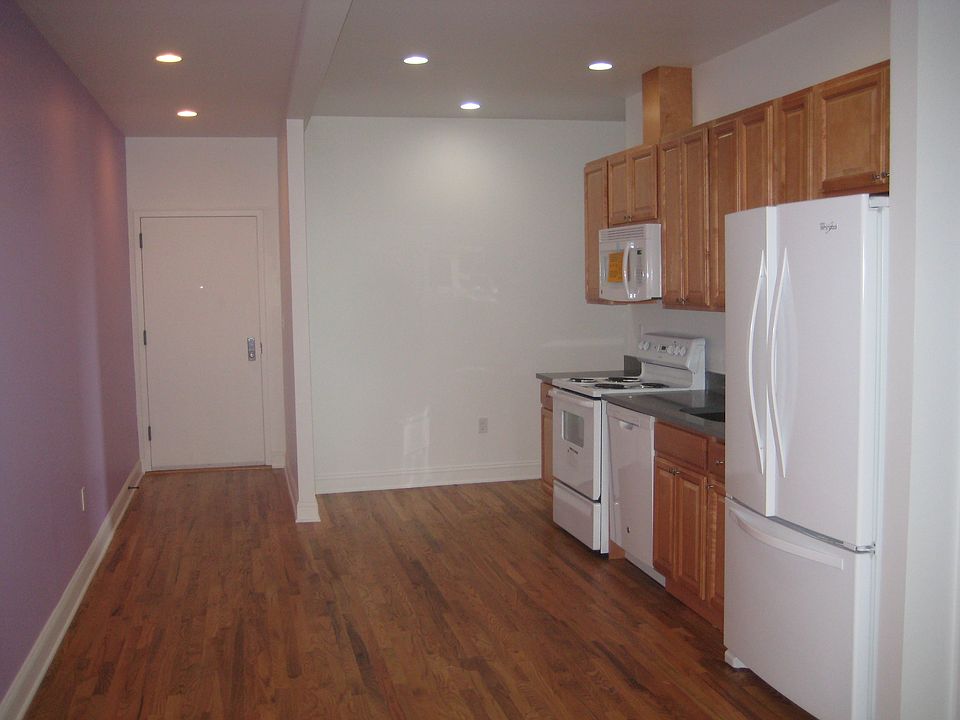 living room looking to kitchen