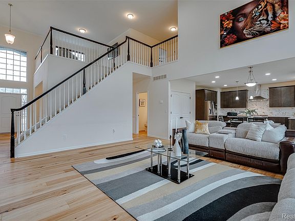4th image of 343 Amelia Cir