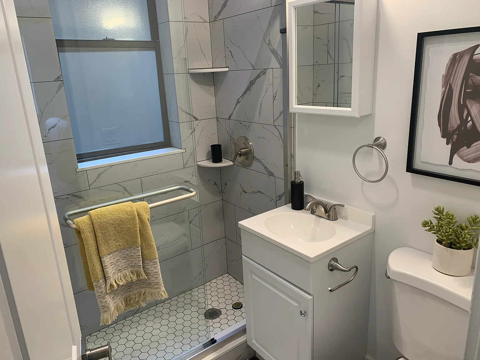 2 bed, 9999 sqft, $3,600 — Photo 4