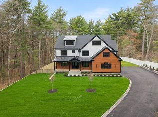 71 Walpole St, Dover, MA 02030