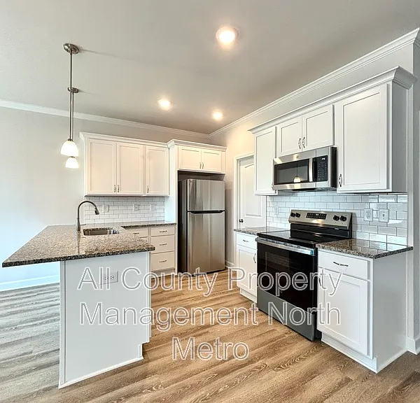 6366 Pine Ridge Point — Photo 3