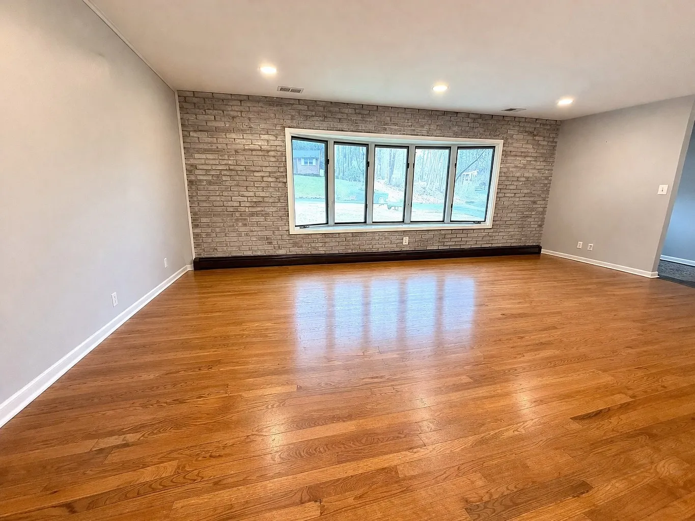 3 bed, 2.5 bath, 2475 sqft, $3,100 — Photo 3