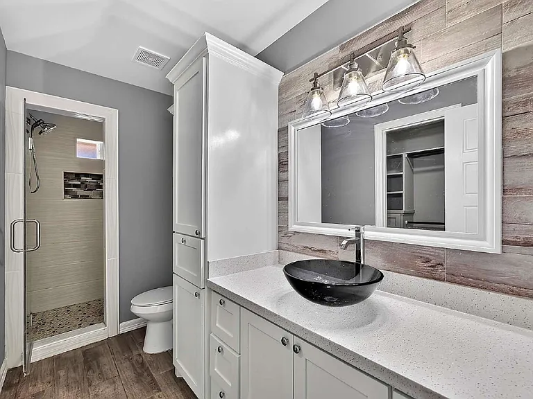 1315 Middle St — Photo 10
