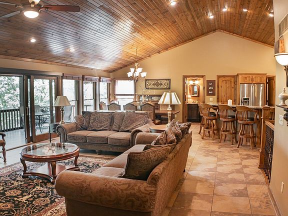 5th image of 23180 Lake Ridge Dr