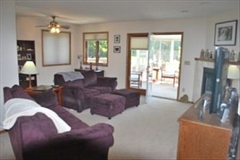 2nd image of 3642 Bentwood Pl