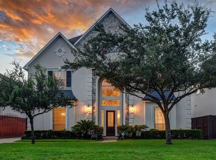 4928 Mimosa Dr, Bellaire, TX 77401