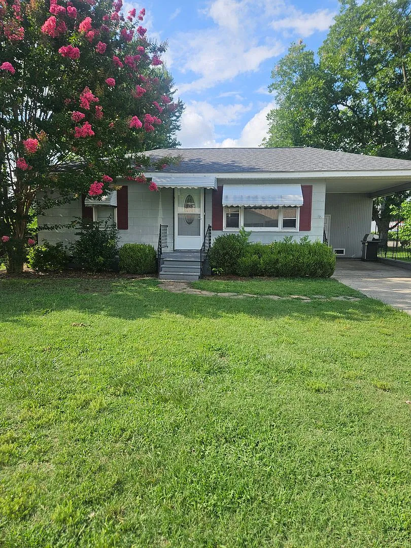 103 E Ham Street — Photo 1