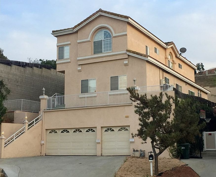 1st image of 858 Browning Pl