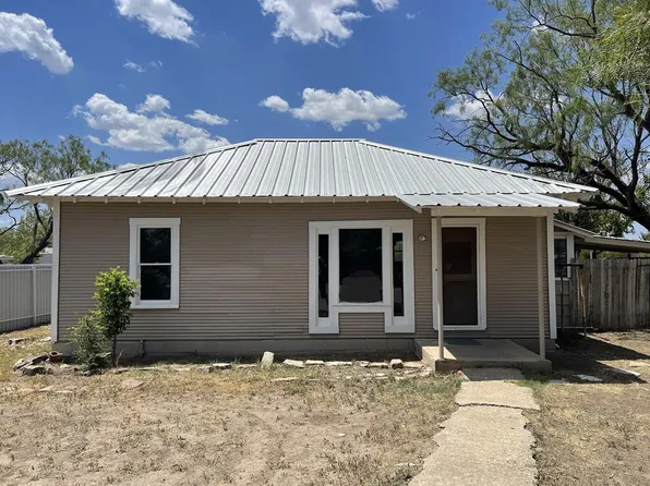 700 Avenue B, Ballinger, TX 76821