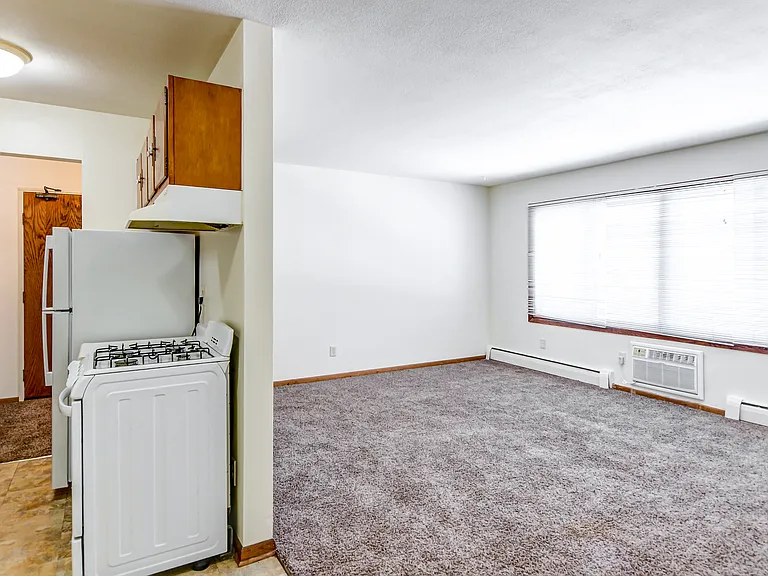 Pillsbury Apartments — Photo 9