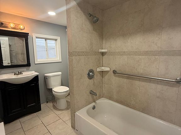 4th image of 85 Astor St #1BB
