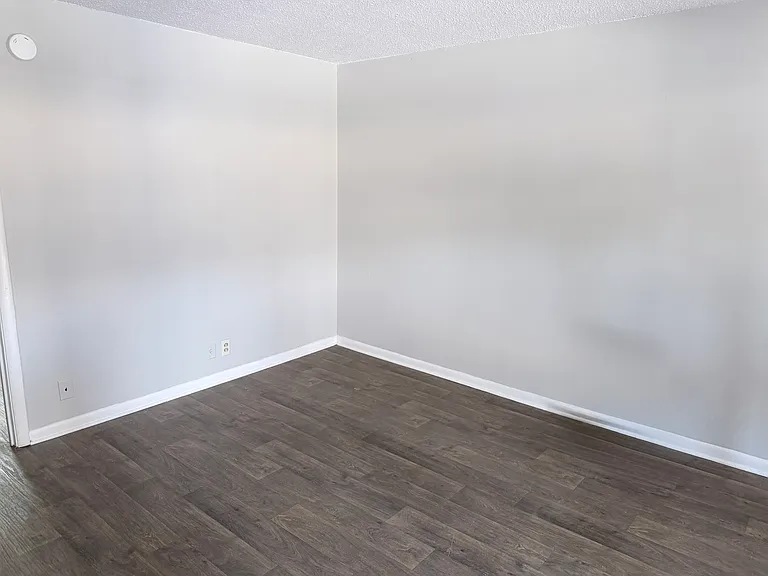 261 White Bridge Pike #128 — Photo 3