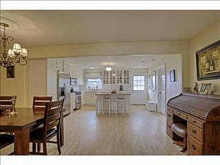 1st image of 3945 Orchard Ave