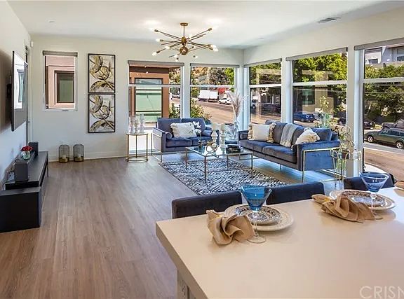 3rd image of 2111 N Cahuenga Blvd Unit 18