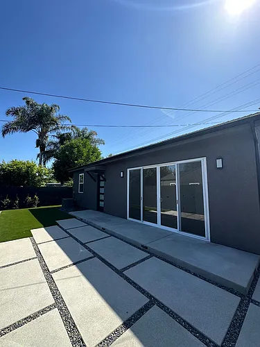 1845 N Screenland Dr Photo 1