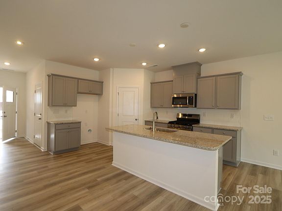 2nd image of 3234 Lilac Grove Dr