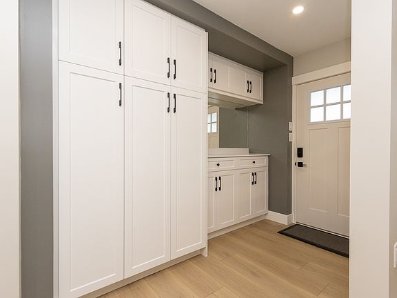 2nd image of 1244 Rosewood Cres