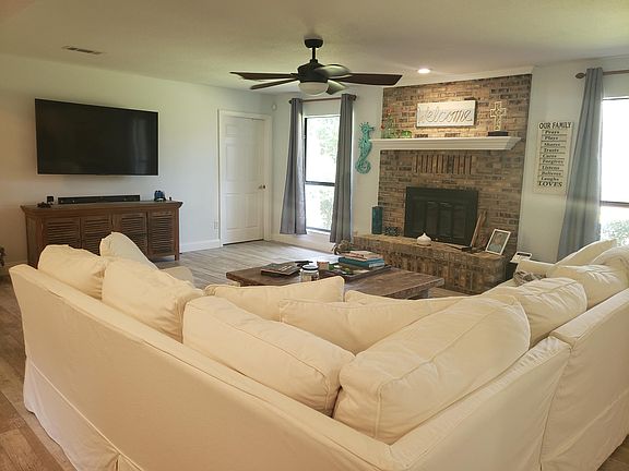 3rd image of 1610 Oakmont Cir