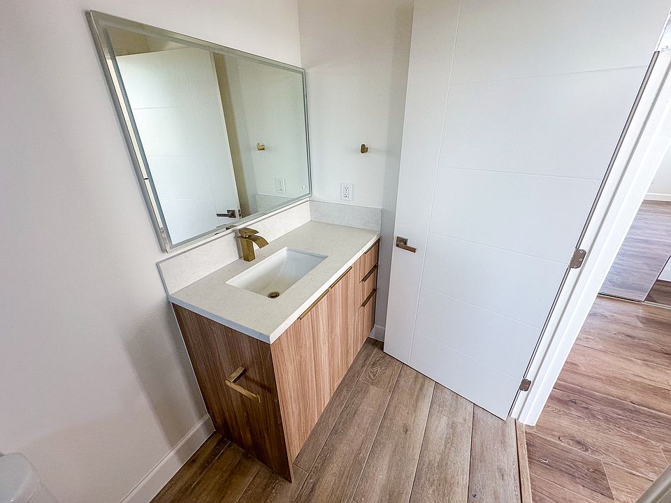 2nd image of 2840 Wellington Rd #2842-3/4