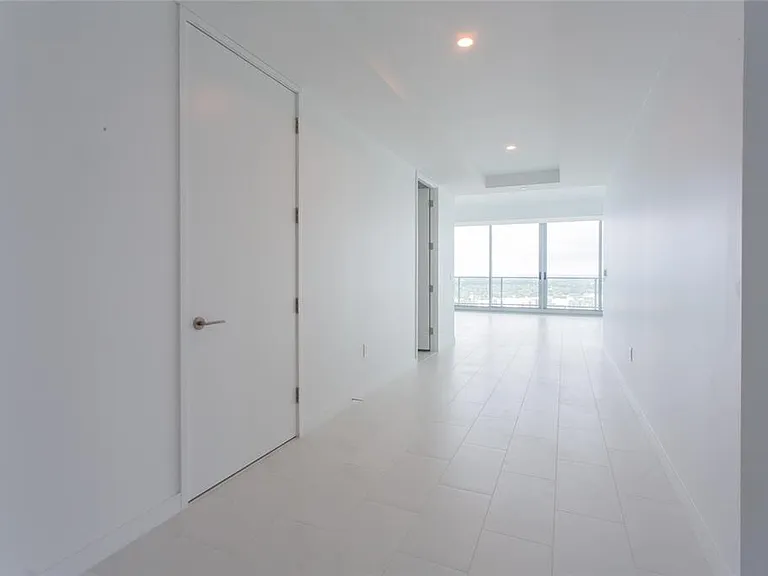 400 Central Ave #2601 — Photo 5