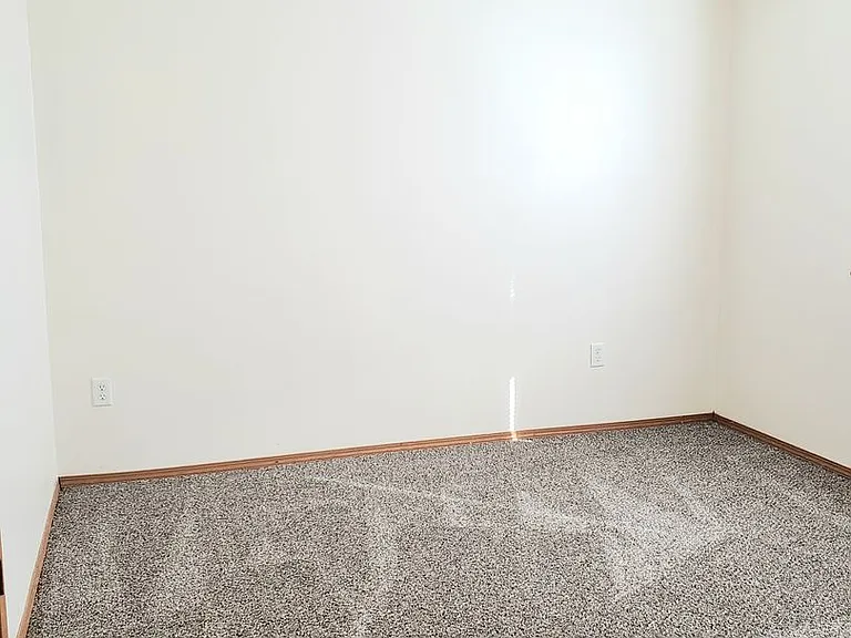 1105 N Western Ave — Photo 20