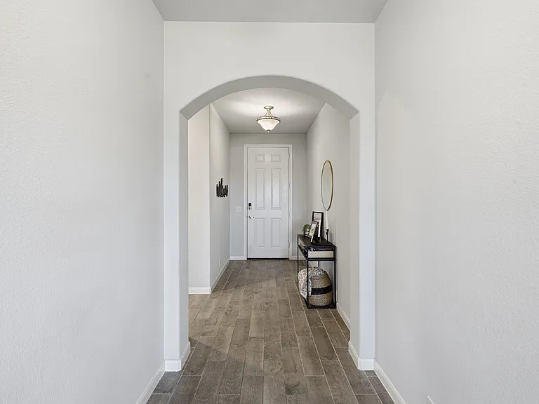 1032 Fairfax Dr — Photo 15
